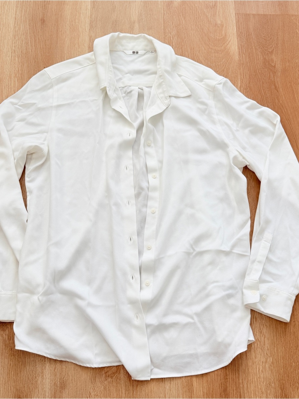 Uniqlo White Long-Sleeve Button-Up Blouse